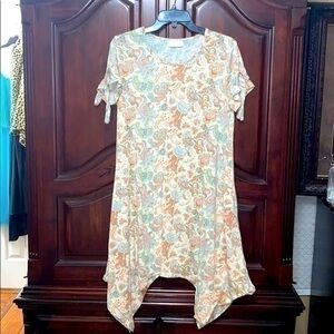 Bobbie Brooks Handkerchief Floral Tee Dres…